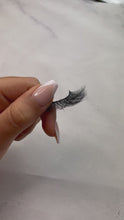 Load and play video in Gallery viewer, Angel Lash Set | Simply SHE
