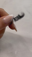 Load and play video in Gallery viewer, Angelic Lash Set | Simply SHE
